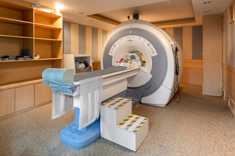 참잘함한방병원 수원점 MRI 검사실